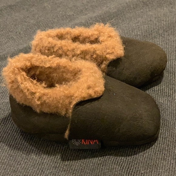 Nui Other - My fav newborn mocs: Nui Kina Lamb booties Nui Other - My fav newborn mocs: Nui Kina Lamb booties